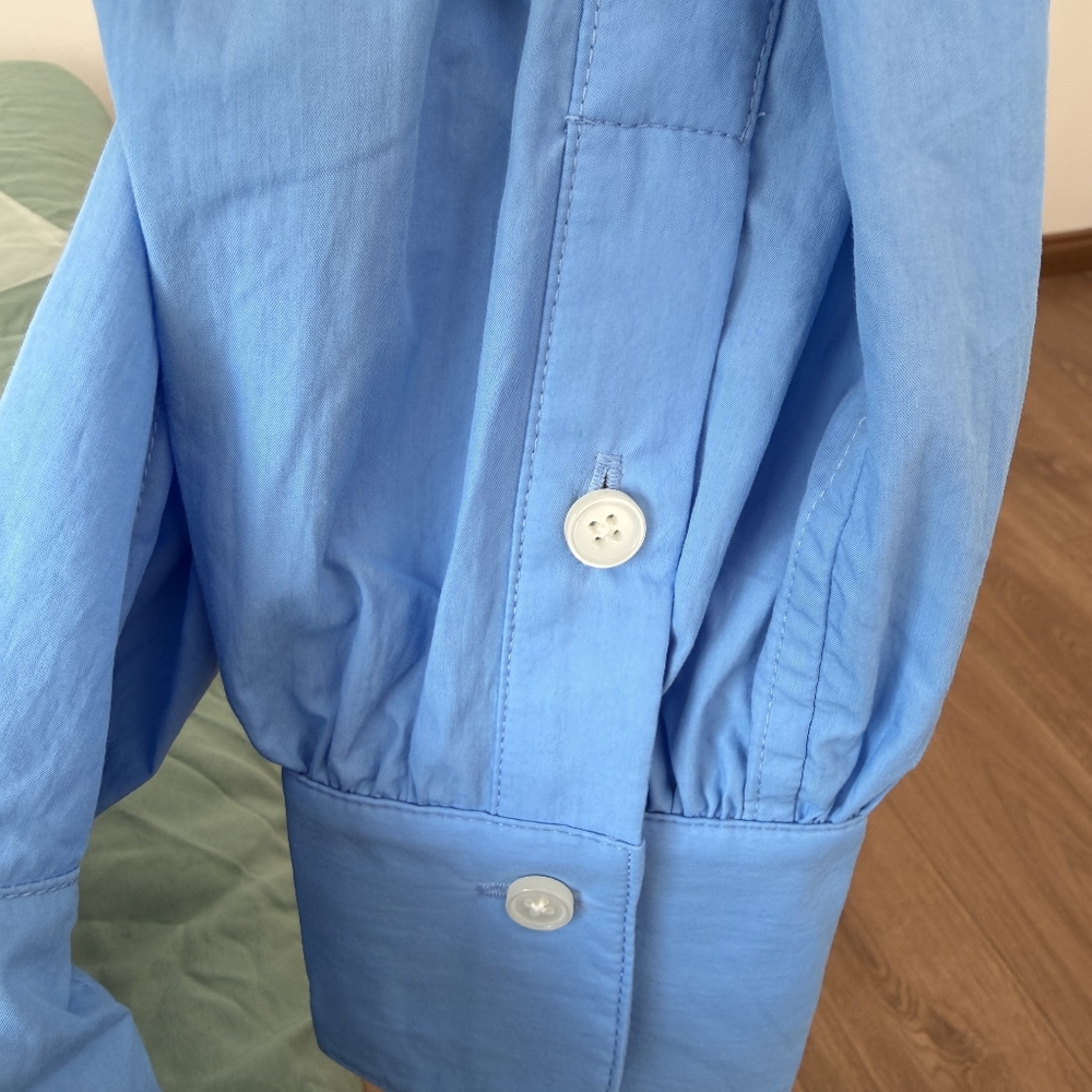 Helsa Bubble Shirt in Tech Poplin in Classic Blue - Picture 11 of 15